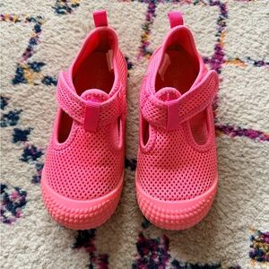 Cat & Jack kids Mesh Velcro water shoes